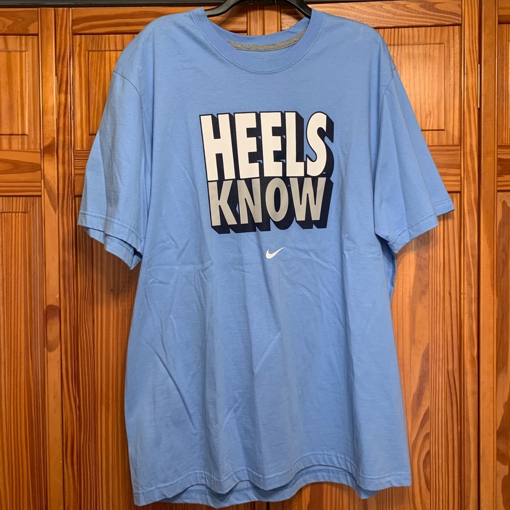 NWOT Nike North Carolina UNC Tarheels “Heels Know” T-Shirt